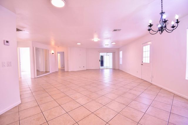 6780 N 74th Drive, Glendale, AZ 85303