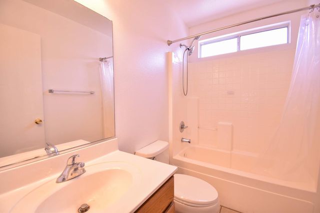 6780 N 74th Drive, Glendale, AZ 85303