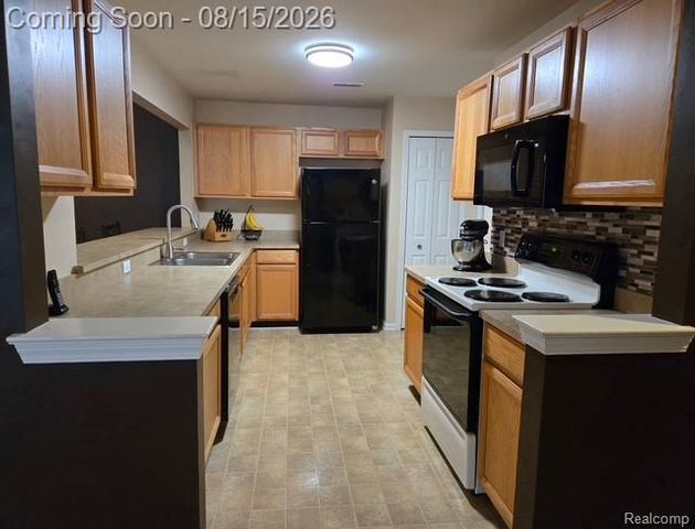 45565 Heather Ridge Drive, Macomb, MI 48044