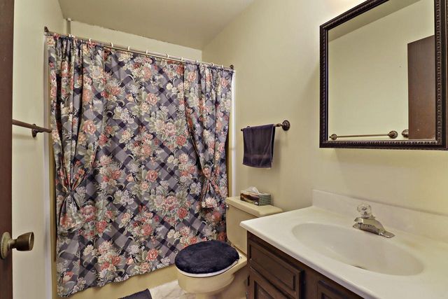 12702 64th AVENUE, Pleasant Prairie, WI 53158