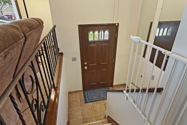 12702 64th AVENUE, Pleasant Prairie, WI 53158