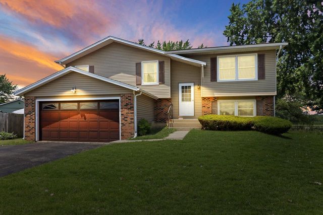 12702 64th AVENUE, Pleasant Prairie, WI 53158