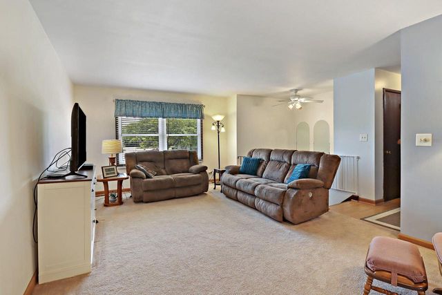 12702 64th AVENUE, Pleasant Prairie, WI 53158