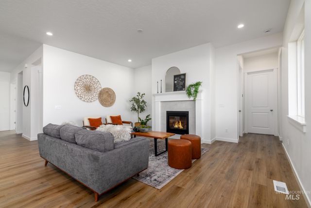 8737 S White Clay Way, Meridian, ID 83642