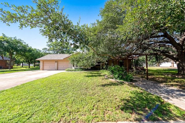 119 VILLAGE PATH, Castroville, TX 78009