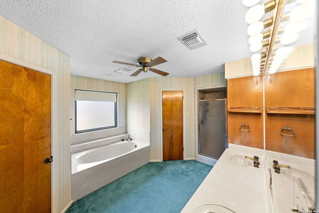 119 VILLAGE PATH, Castroville, TX 78009