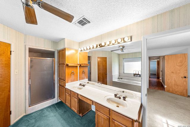 119 VILLAGE PATH, Castroville, TX 78009