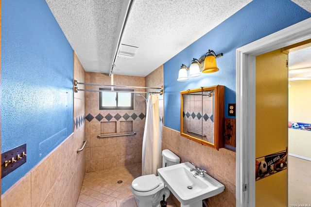 119 VILLAGE PATH, Castroville, TX 78009
