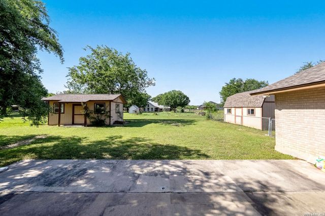 119 VILLAGE PATH, Castroville, TX 78009