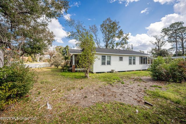 3618 Bellview Avenue, Moss Point, MS 39563