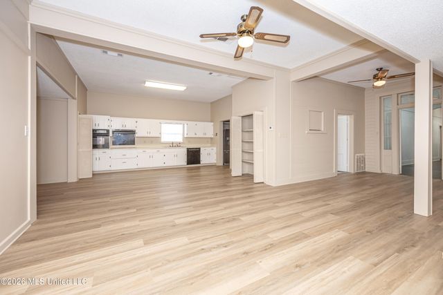 3618 Bellview Avenue, Moss Point, MS 39563
