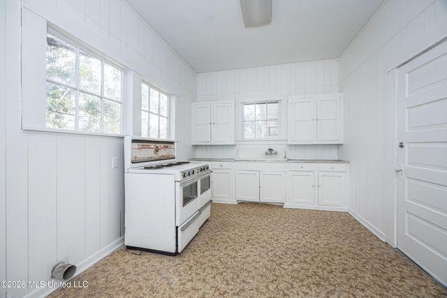 3618 Bellview Avenue, Moss Point, MS 39563