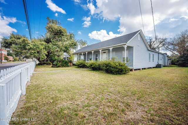 3618 Bellview Avenue, Moss Point, MS 39563