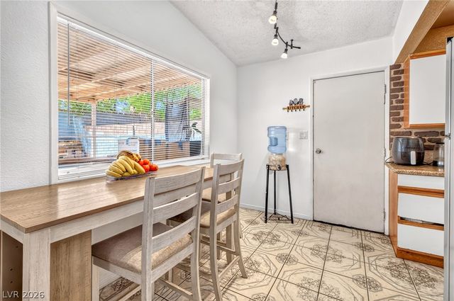 2224 La Sombra Street, Las Vegas, NV 89108