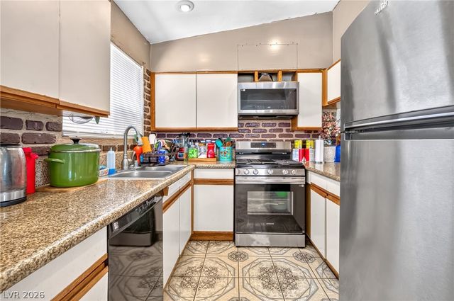 2224 La Sombra Street, Las Vegas, NV 89108