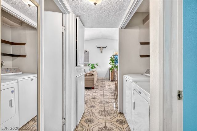 2224 La Sombra Street, Las Vegas, NV 89108