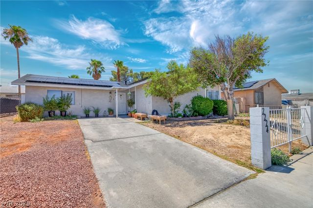 2224 La Sombra Street, Las Vegas, NV 89108