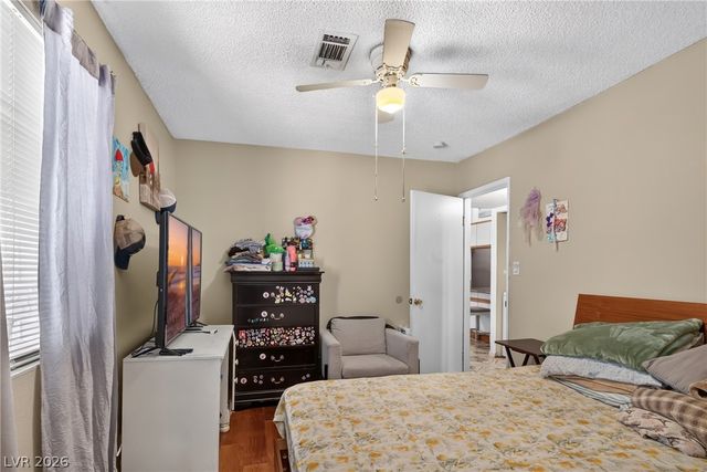 2224 La Sombra Street, Las Vegas, NV 89108