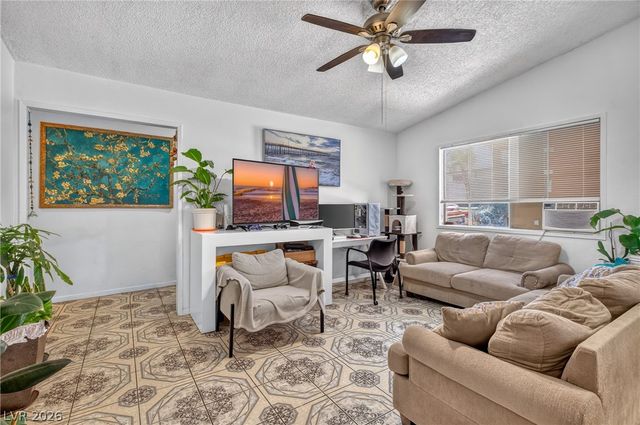 2224 La Sombra Street, Las Vegas, NV 89108