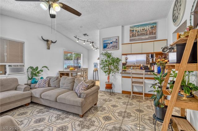 2224 La Sombra Street, Las Vegas, NV 89108