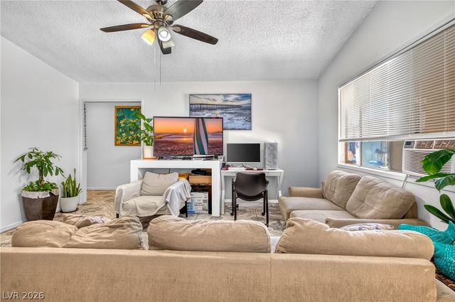 2224 La Sombra Street, Las Vegas, NV 89108