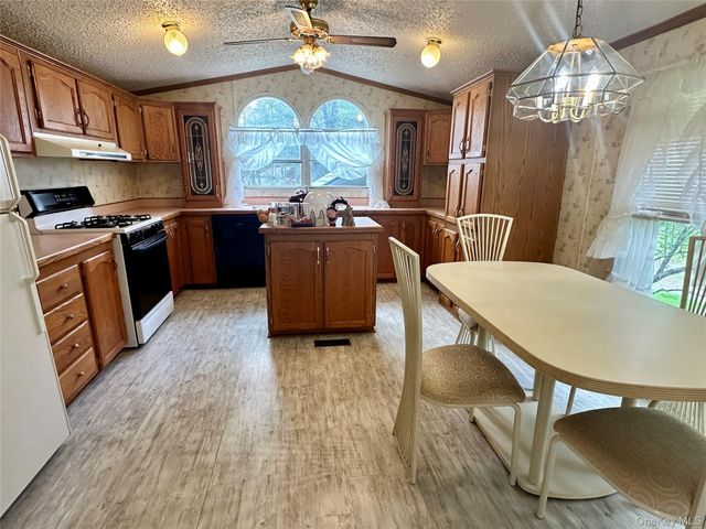 76 Hartwood Road, Forestburgh, NY 12777