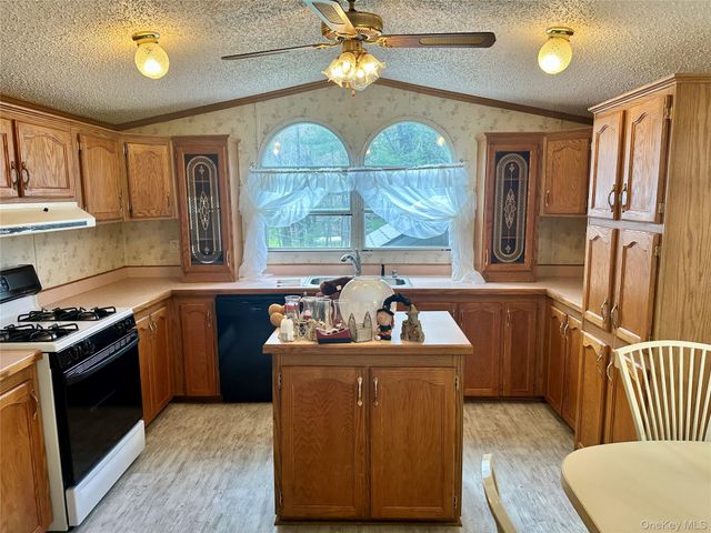 76 Hartwood Road, Forestburgh, NY 12777