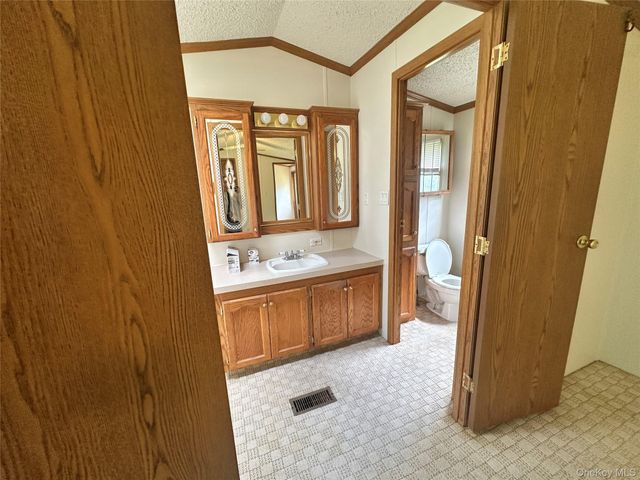 76 Hartwood Road, Forestburgh, NY 12777