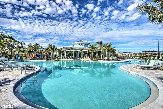 2739 Merida LN, Cape Coral, FL 33909