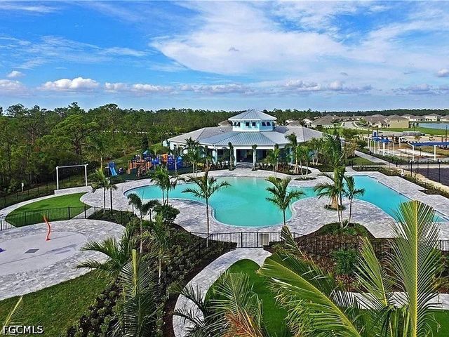2739 Merida LN, Cape Coral, FL 33909