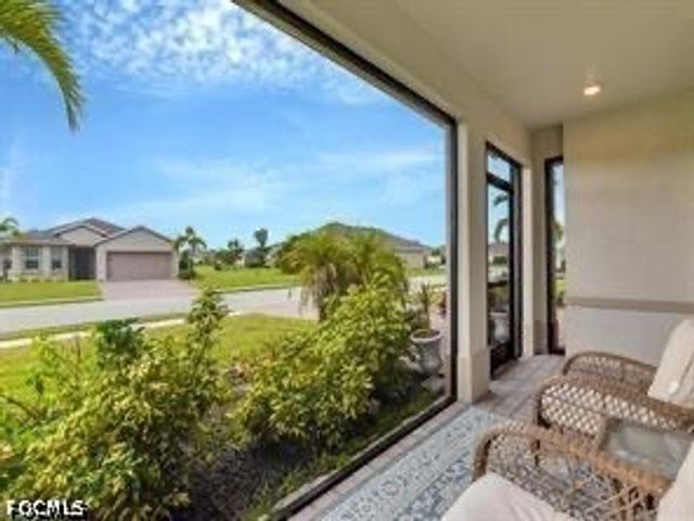 2739 Merida LN, Cape Coral, FL 33909
