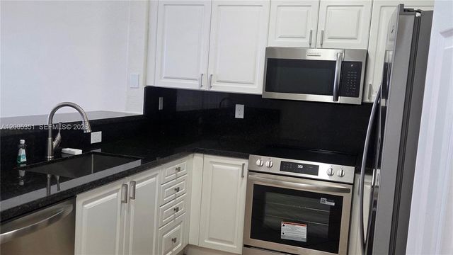 5440 NW 107th Ave 211, Doral, FL 33178