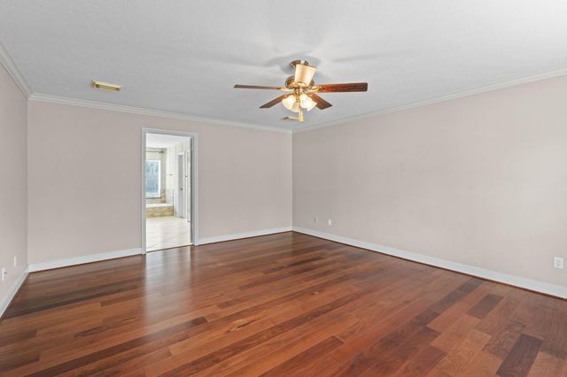 7414 Starbridge Drive, Houston, TX 77095