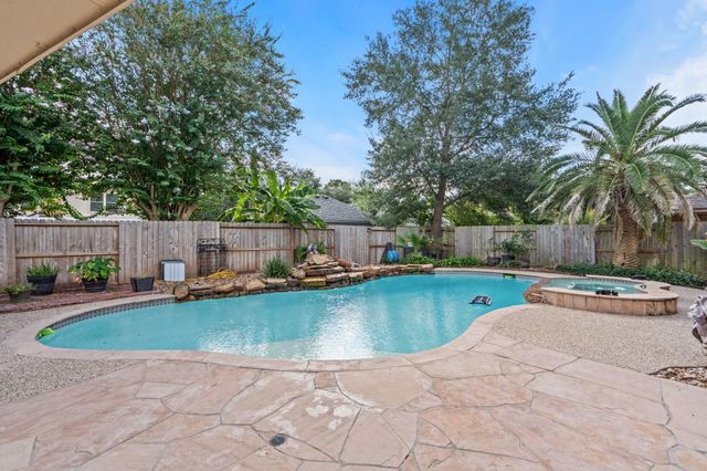 7414 Starbridge Drive, Houston, TX 77095