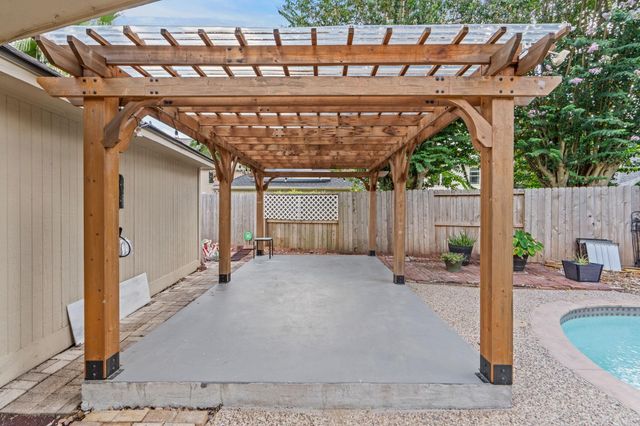 7414 Starbridge Drive, Houston, TX 77095