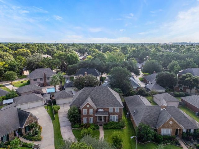 7414 Starbridge Drive, Houston, TX 77095