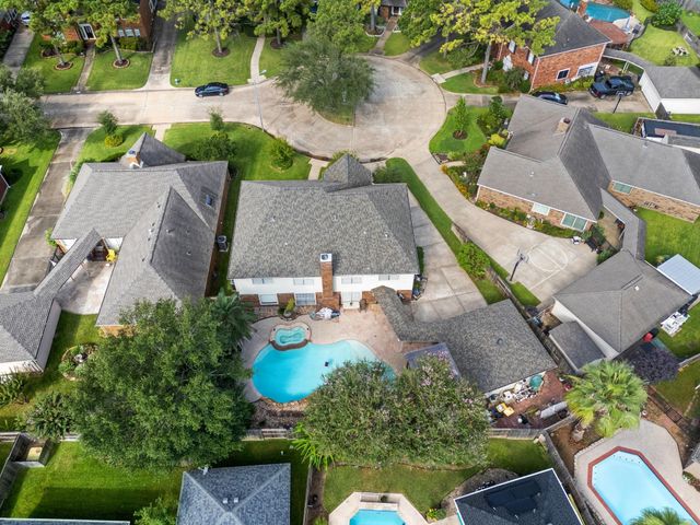 7414 Starbridge Drive, Houston, TX 77095