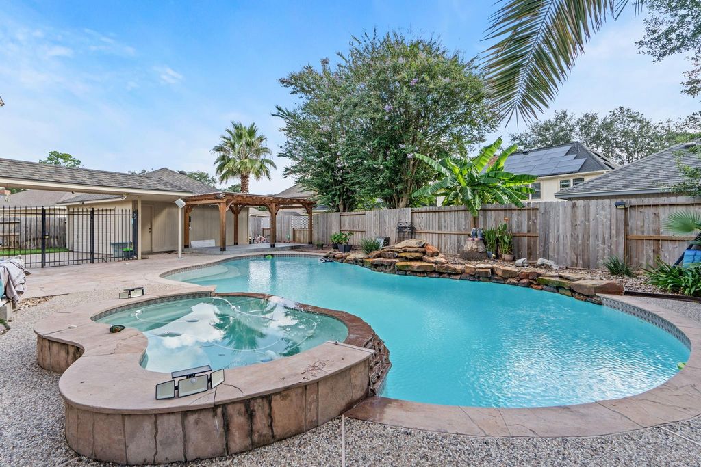 7414 Starbridge Drive, Houston, TX 77095