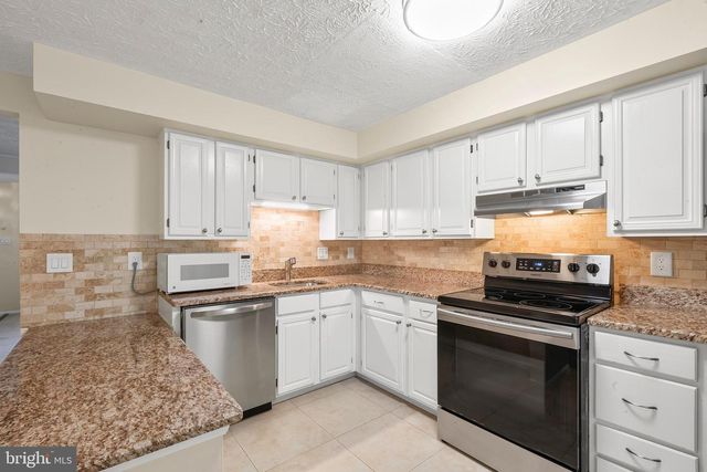 7973 TYSON OAKS CIR, Vienna, VA 22182
