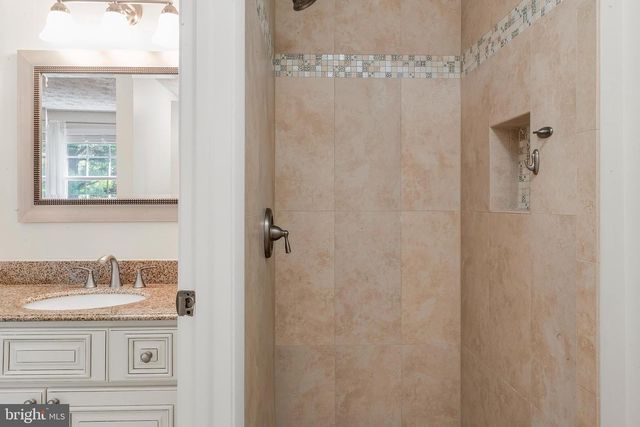 7973 TYSON OAKS CIR, Vienna, VA 22182