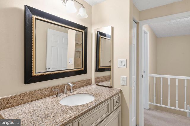 7973 TYSON OAKS CIR, Vienna, VA 22182