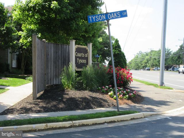 7973 TYSON OAKS CIR, Vienna, VA 22182