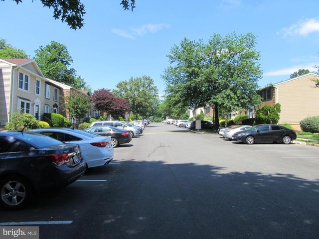 7973 TYSON OAKS CIR, Vienna, VA 22182