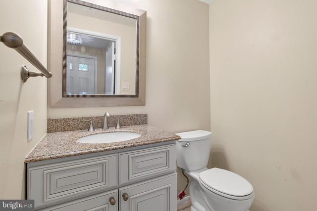 7973 TYSON OAKS CIR, Vienna, VA 22182