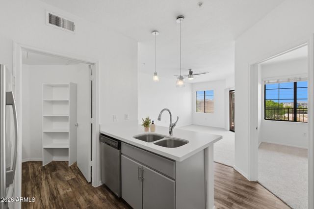5302 E VAN BUREN Street 3065, Phoenix, AZ 85008