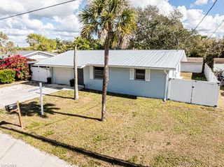 27111 Sun Aqua LN, Bonita Springs, FL 34135