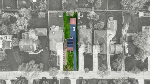 586 W Armitage Avenue, Elmhurst, IL 60126