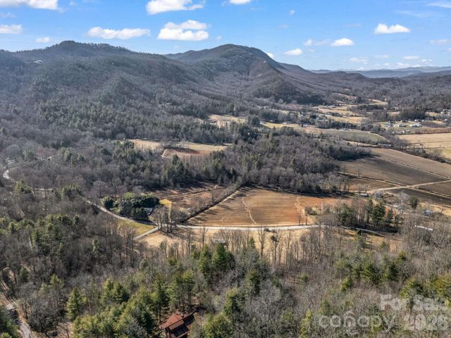 171 Justamere Lane, Hendersonville, NC 28739