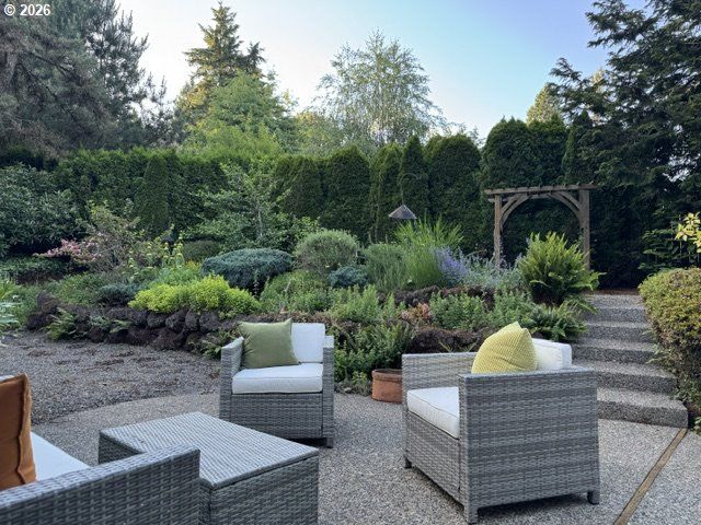 145 S RIDGE Dr, Portland, OR 97219