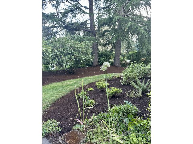 145 S RIDGE Dr, Portland, OR 97219
